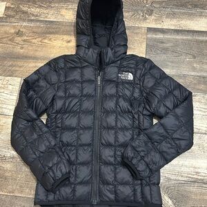Girls The North Face Thermoball
Hooded Jacket Coat Size L /12